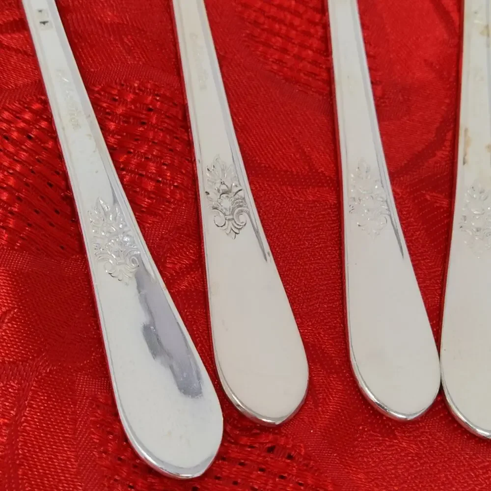 8X Tbsp Rogers Bros ADORATION International SilverPlate Table Spoons